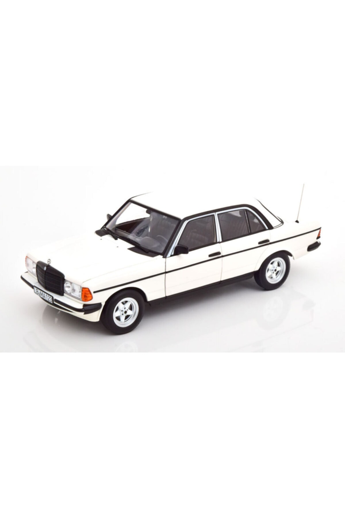 Norev 1980- 85 Mercedes Benz 200 W123 Amg 1000 Limited Edit. 1:18