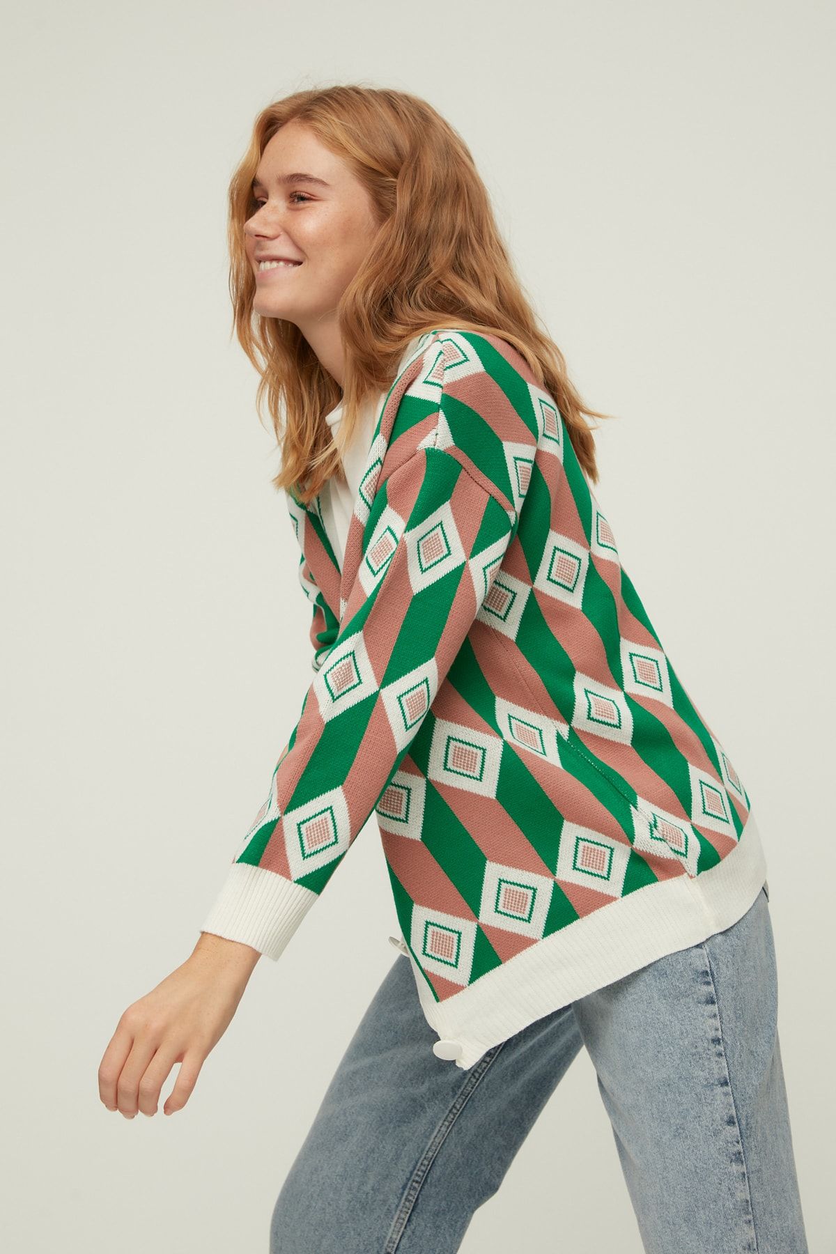 TRENDYOLMİLLA Ekru Oversize Jakarlı Triko Hırka TWOAW22HI1309