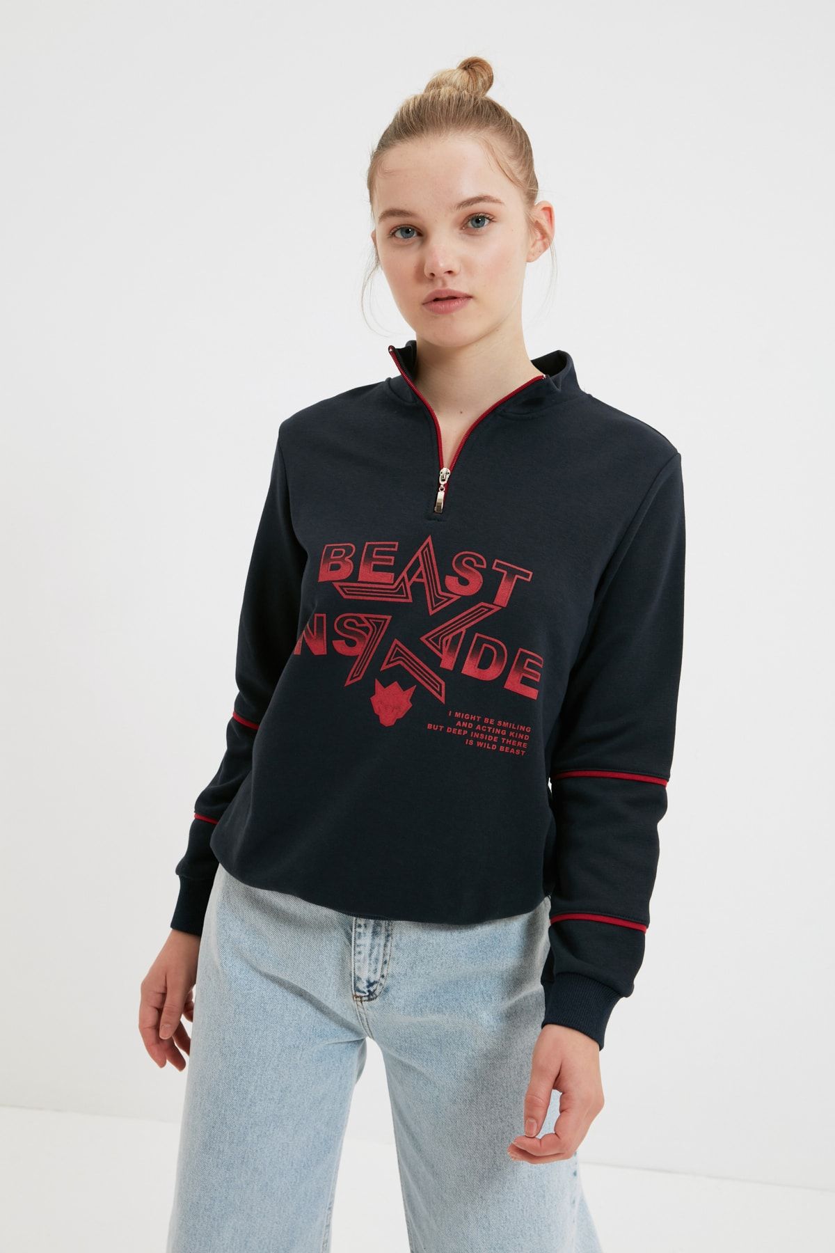 TRENDYOLMİLLA Lacivert Baskılı Polo Yaka Basic İnce Örme Sweatshirt TWOAW22SW1483