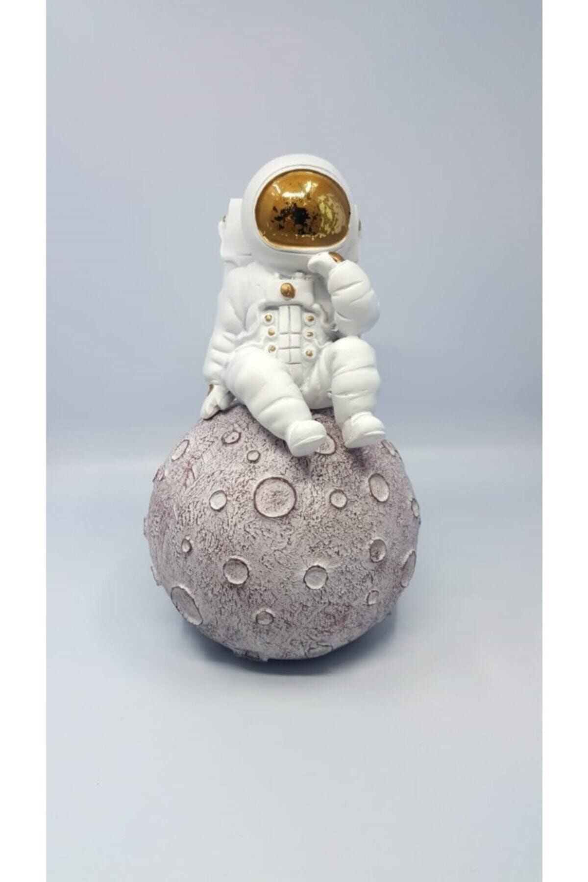 PopStoreButik Ay Üstünde Astronot Led Işıklı Dekoratif Masa Lambası