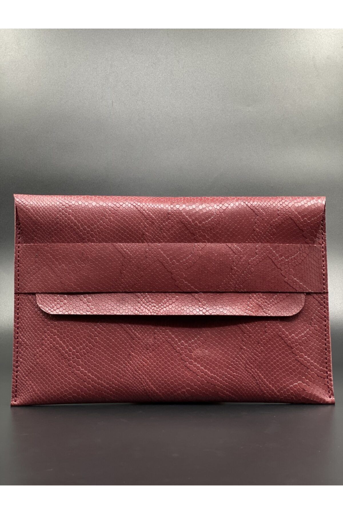 MAT Deri Macbook Kılıf Bordo 13 Inç / 13.3 Inç Pro Ve Air Uyumlu Yılan Desenli Hakiki Deri Taşıma Çantası