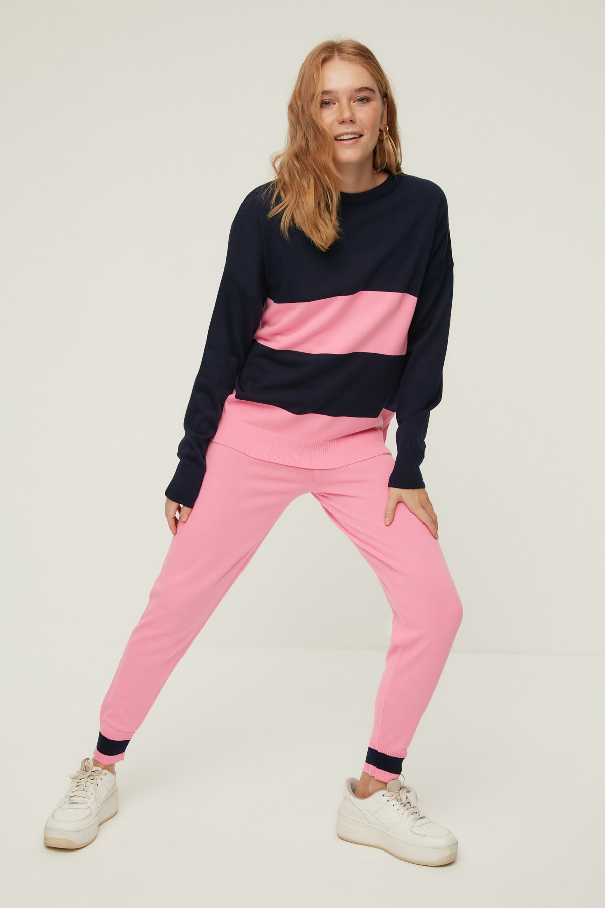 TRENDYOLMİLLA Lacivert Renk Bloklu Triko Alt-Üst Takım TWOAW22AU0415