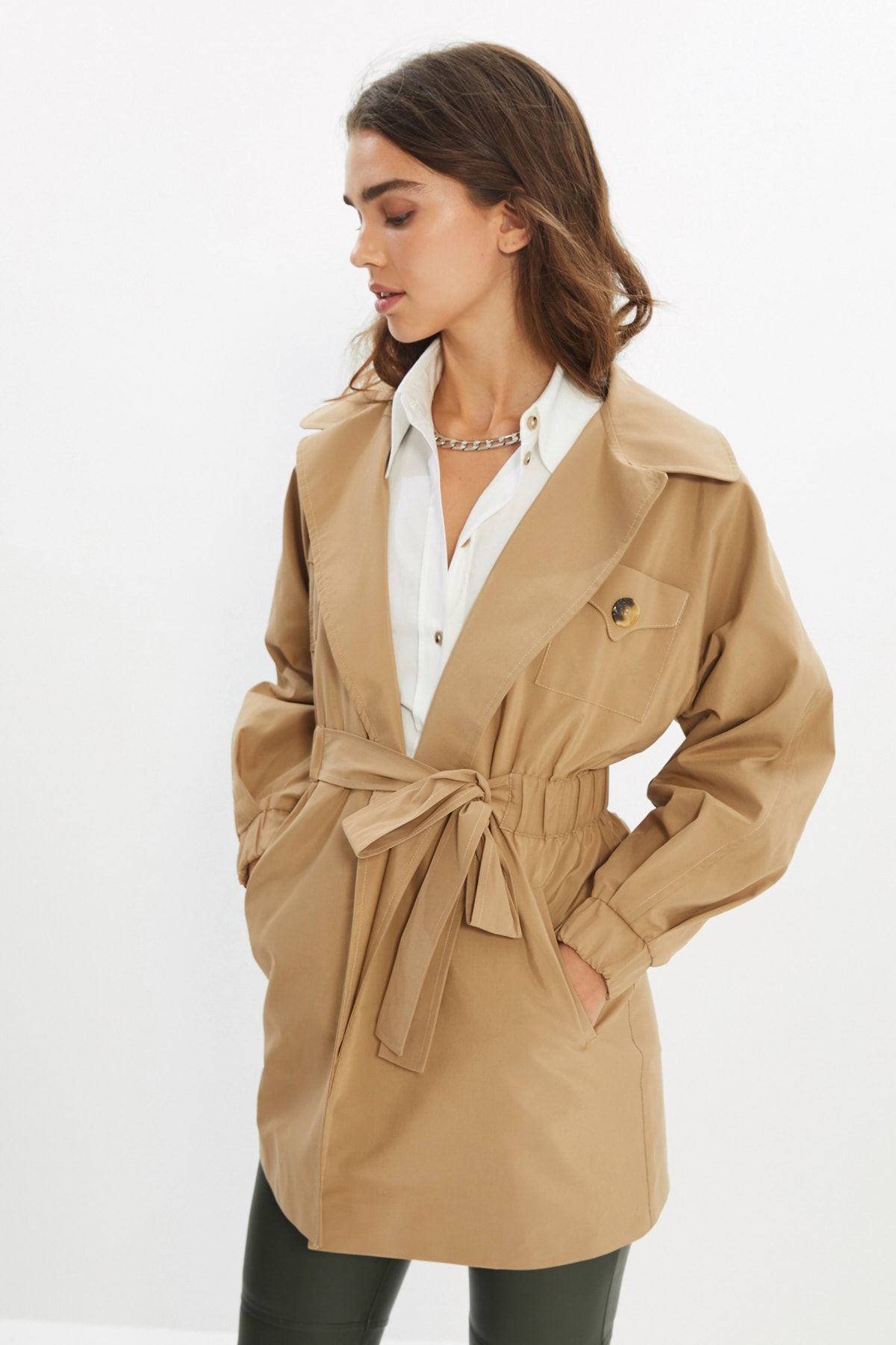 TRENDYOLMİLLA Camel Belden Büzgülü Trençkot TWOAW22TR0025