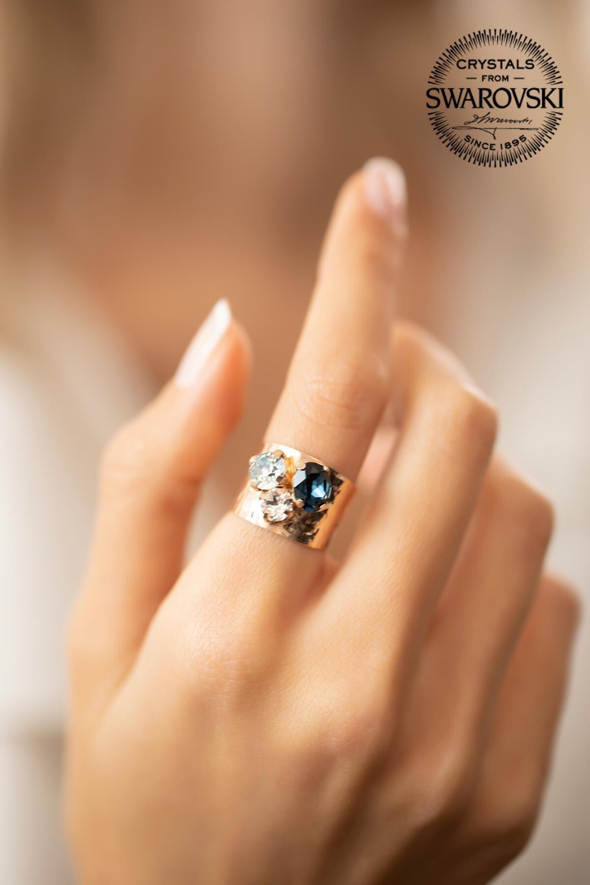 Ninova Silver Kadın Swarovski Taşlı Üç Taş Model Rose Kaplama Gümüş Yüzük PKT-SBS0481