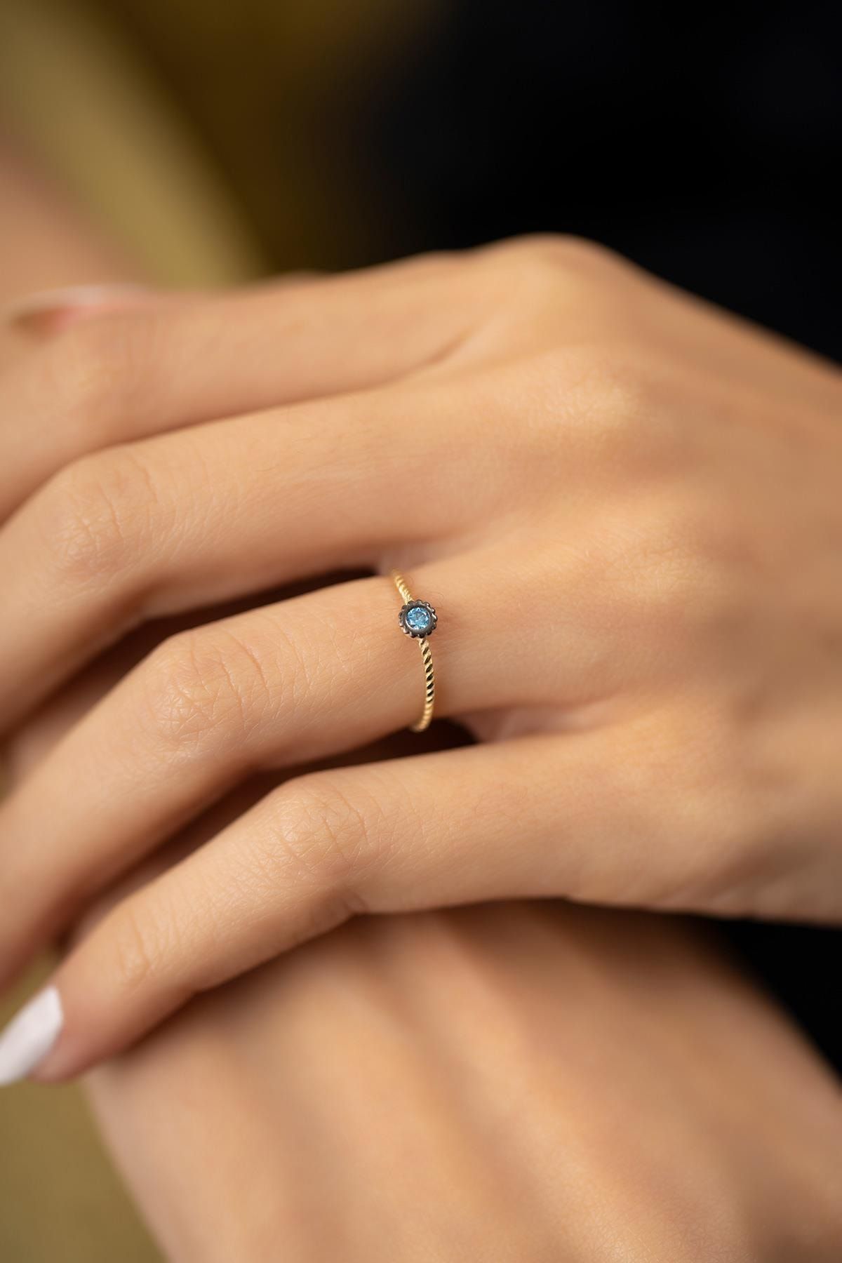 İzla Design Kadın Güneş Model Safir Taşlı Altın Kaplama Gümüş İtalyan Yüzük