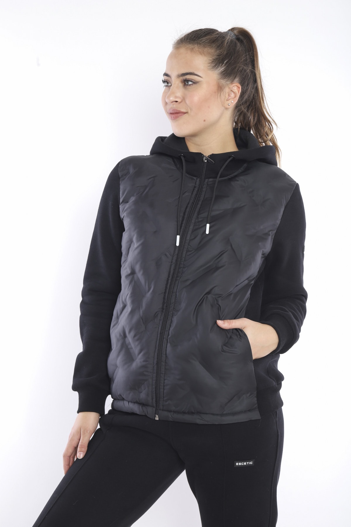 Escetic Kadın Spor Içi Şardonlu , Kapşonlu Siyah Eşofman Takımı