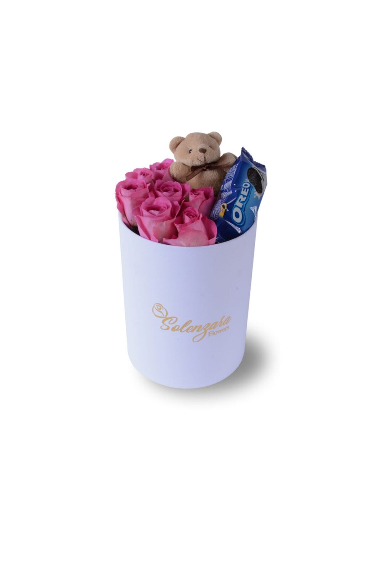 Solenzara Flowers Beyaz Silindir Kutuda Ayıcıklı Ve Oreolu Pembe Gül