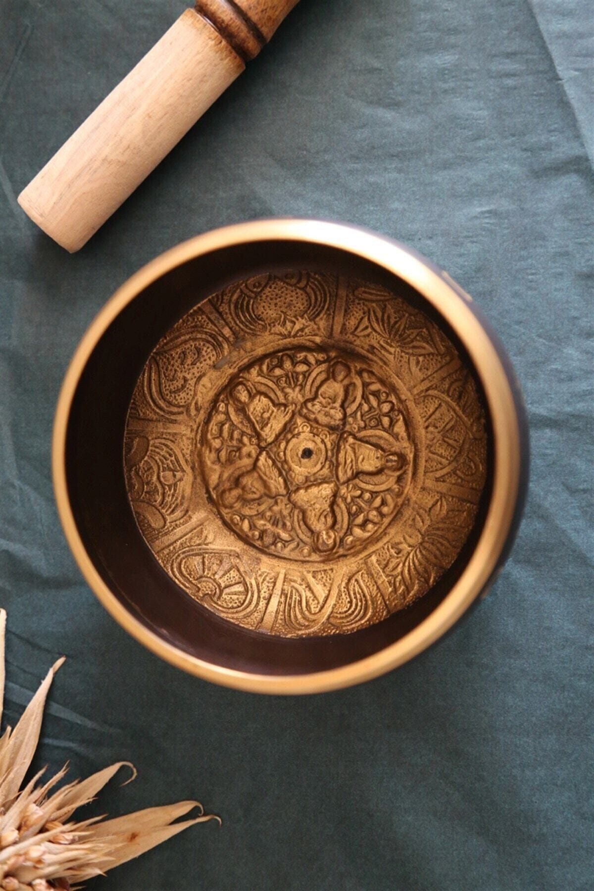 Miamantra Tibet Ses Çanağı - Buda Motifli - 14 Cm / Meditasyon Çanı, Yoga Çanı, Singing Bowl, Tokmaklı Set