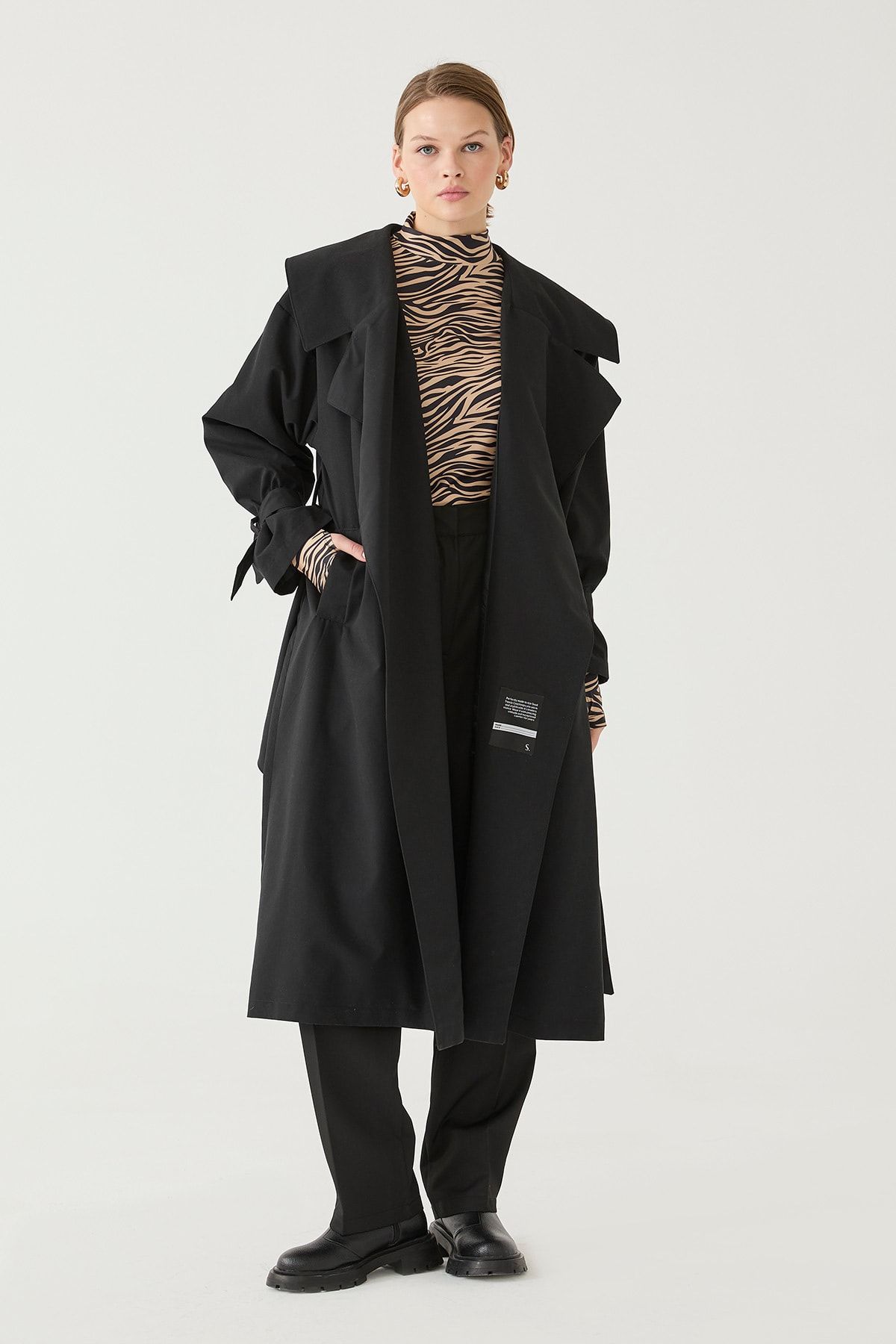 Suud Collection Siyah Geniş Yakalı Trençkot
