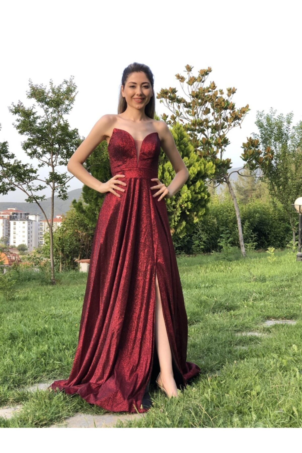 Kaleiçi Yıldızlar Bayan Abiye Kırmızı Simli Yırtmaçlı Gr3004