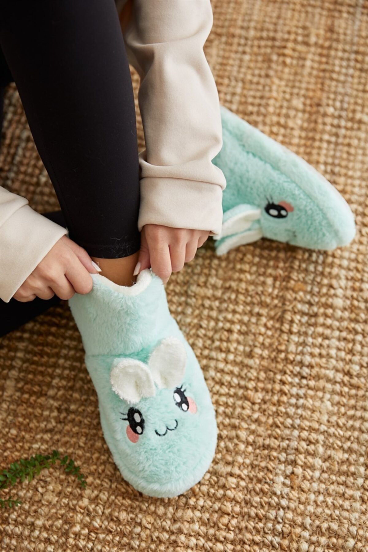 laydimo Tavşan Figürlü Ev Botu Yeşil