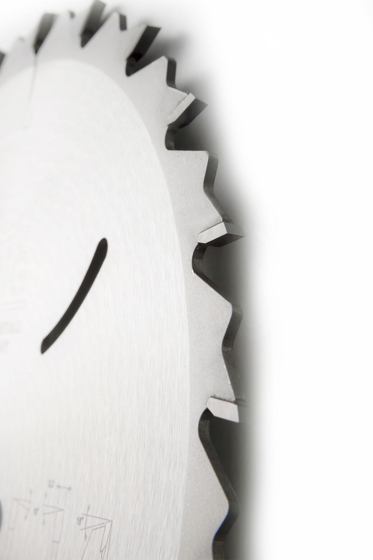 König 250x3.2x30 Mm 24 Diş Ahşap Ve Sunta Kesiminde Kullanılan Uçlu Doğrama Ve Gönyeleme Testeresi