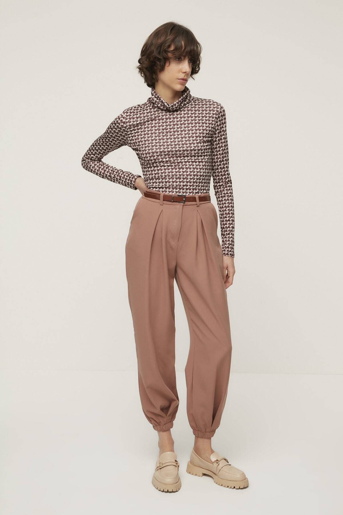 TRENDYOLMİLLA Vizon Kemerli Pantolon TWOAW22PL0808