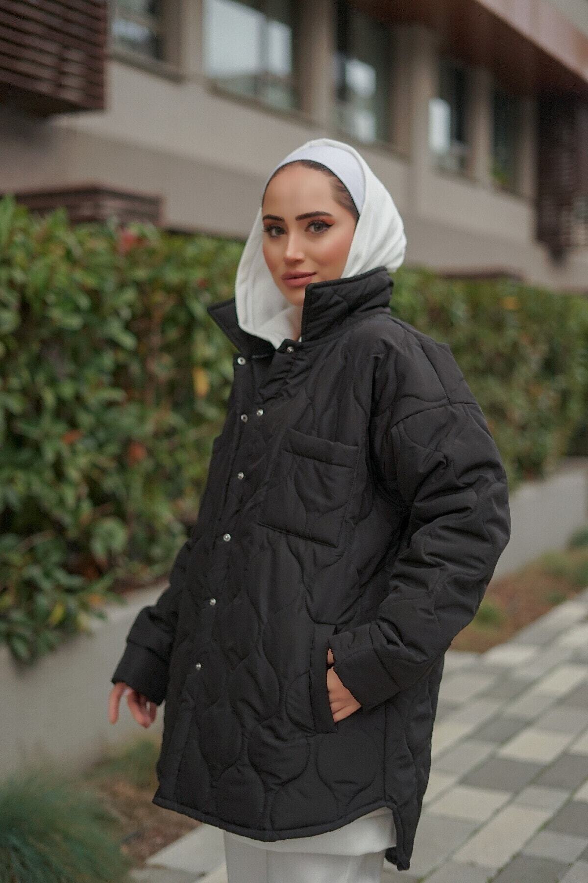 BURCU TESETTÜR Kapitone Kısa Mont Brc9711 Siyah
