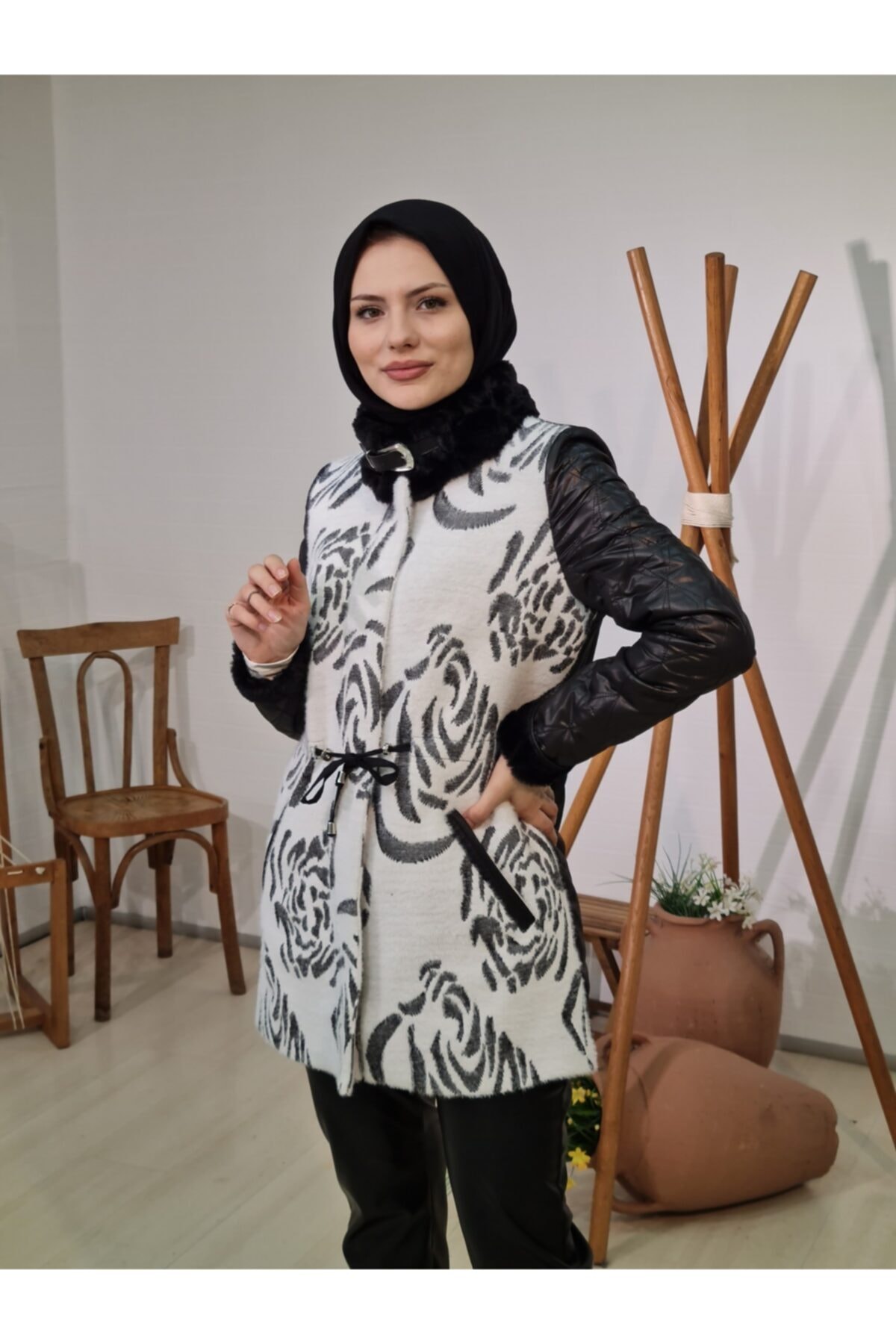 Ekol Kadın Önü Desenli Arkası Kapitoneli Kaban