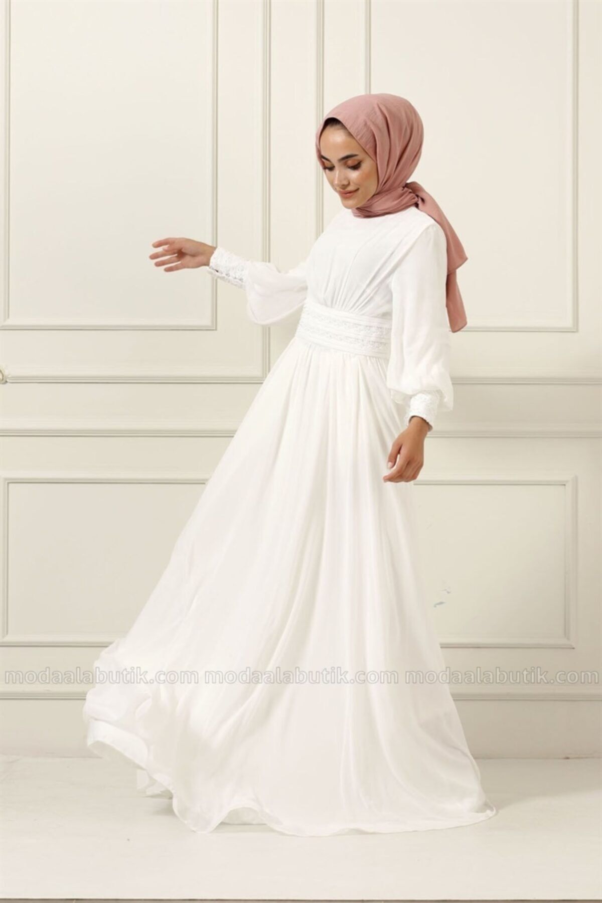 moda ala Işlemeli Şifon Abiye Beyaz