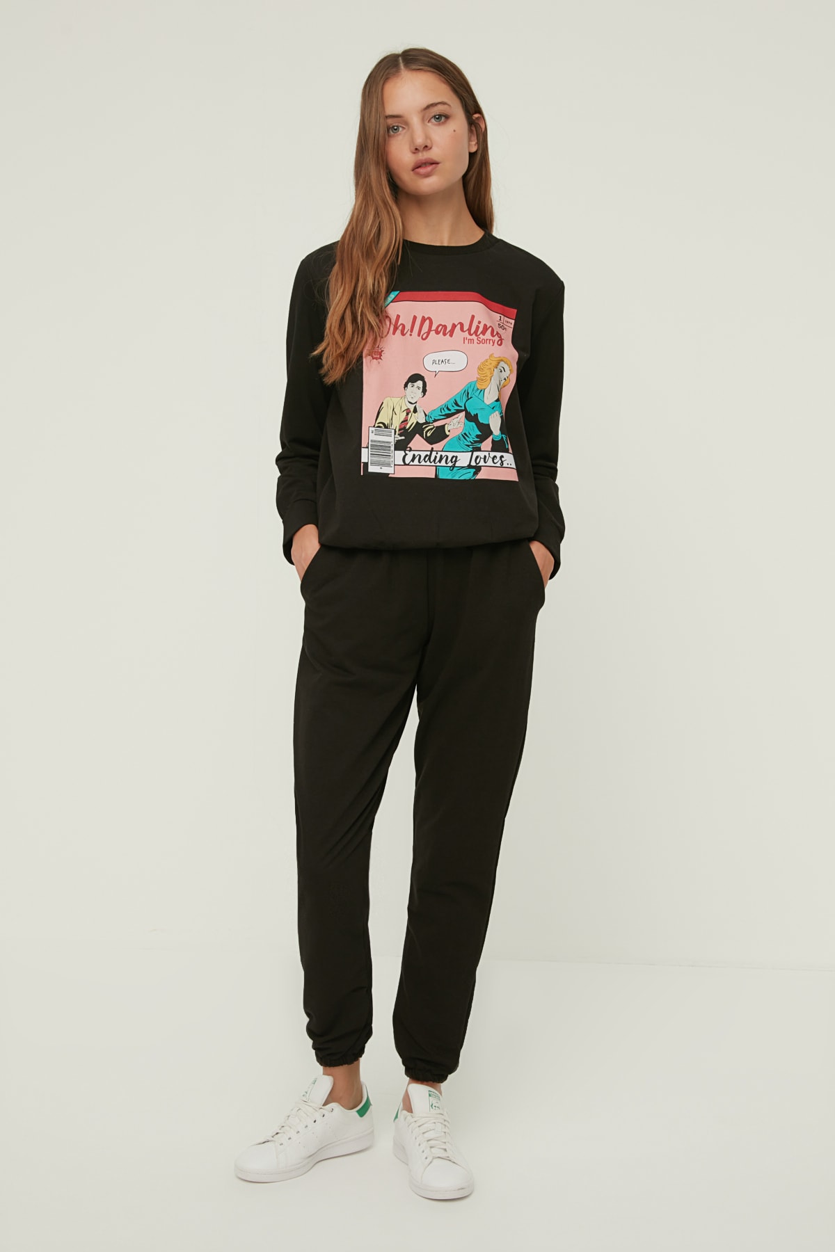 TRENDYOLMİLLA Siyah Baskılı Basic Örme Eşofman Takımı TWOAW22EM0159