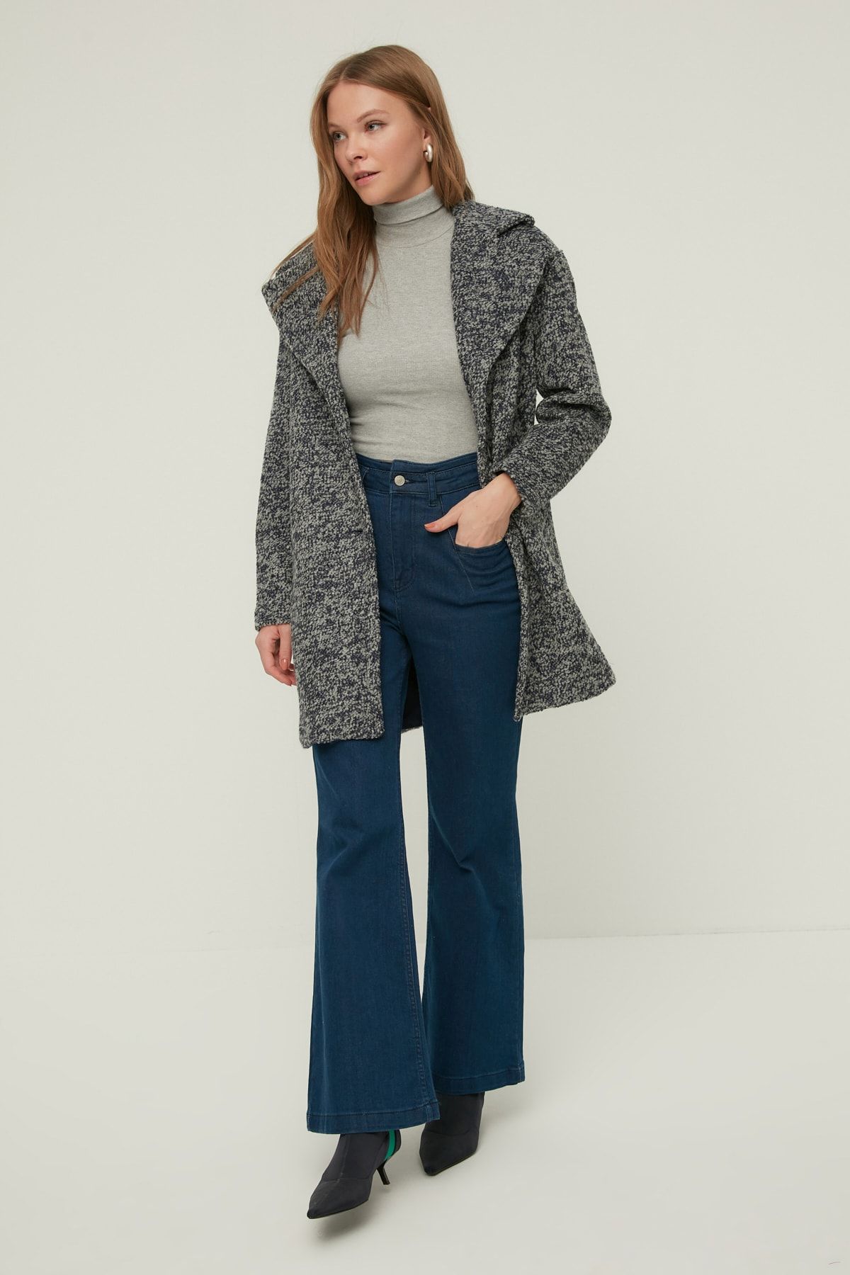 TRENDYOLMİLLA Lacivert Oversize Buklet Yün Kaşe Kaban TWOAW22KB0164