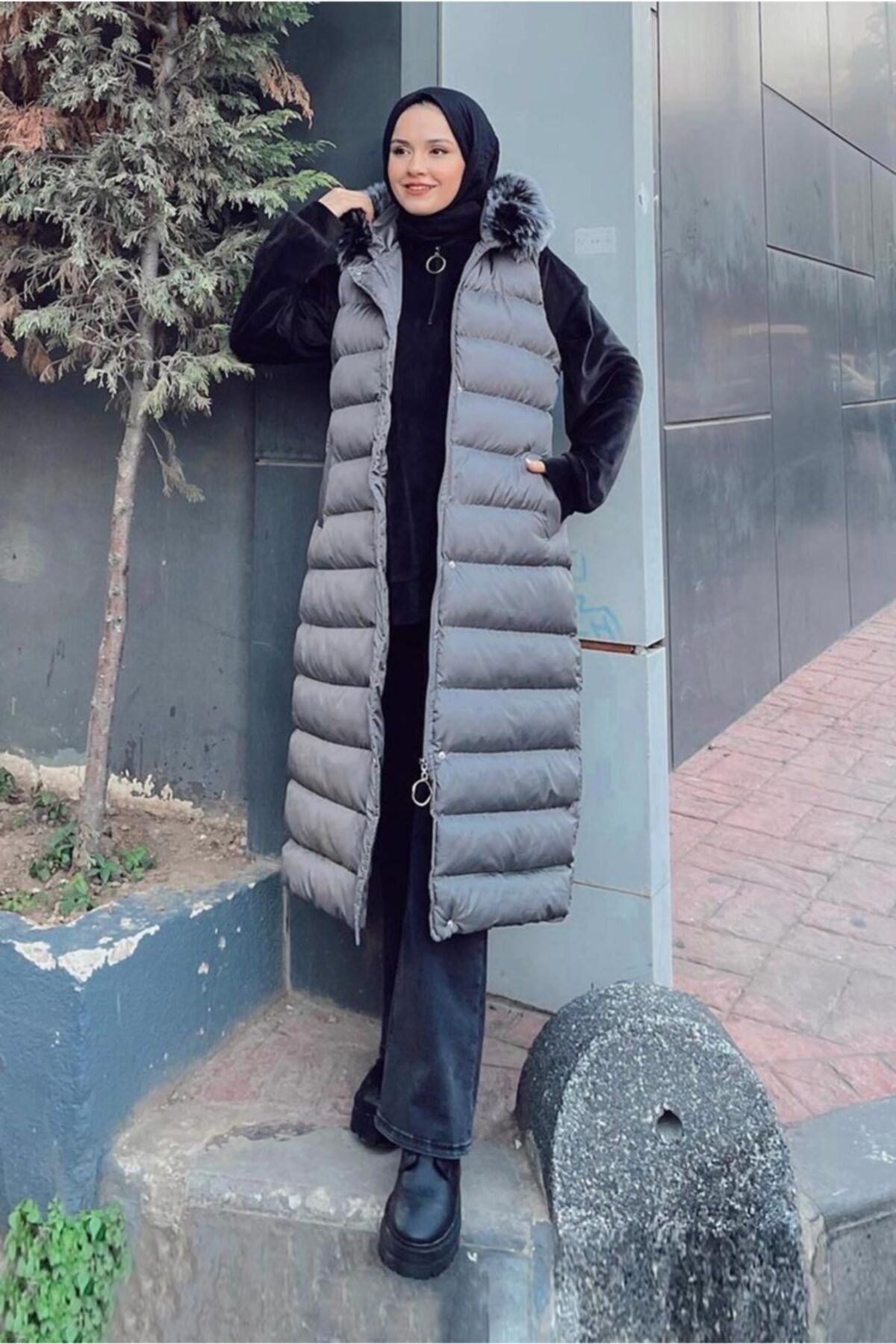 TRENDTESETTÜR Kadın Gri Kürk Detaylı Kapüşonlu Şişme Yelek