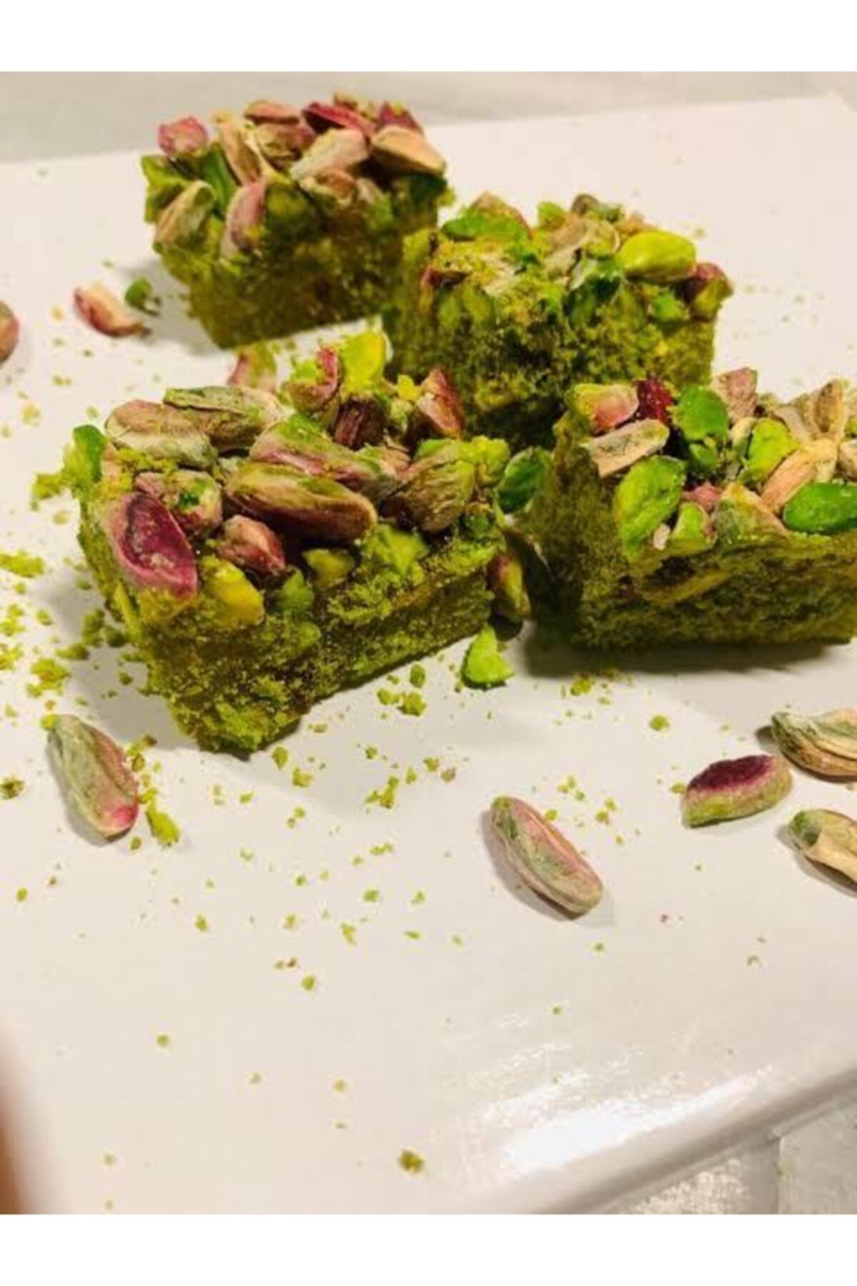 AD YÖRESEL Bütün Fıstıklı Özel Vali Lokum 1000 Gr