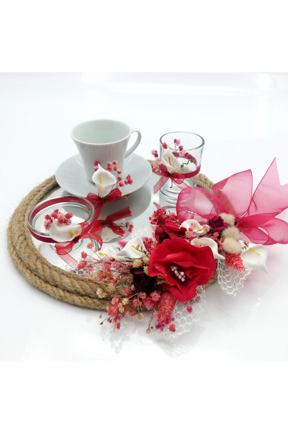 Lora Davet Damat Kahve Fincanı Tepsisi kırmızı