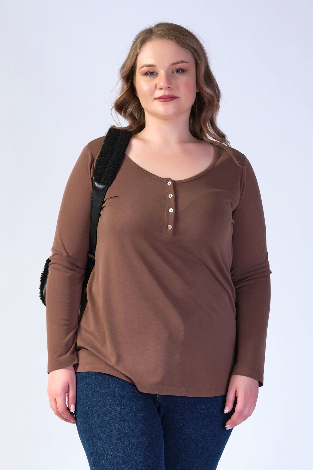 Büyük Moda Yuvarlak Yaka Modal Tişört