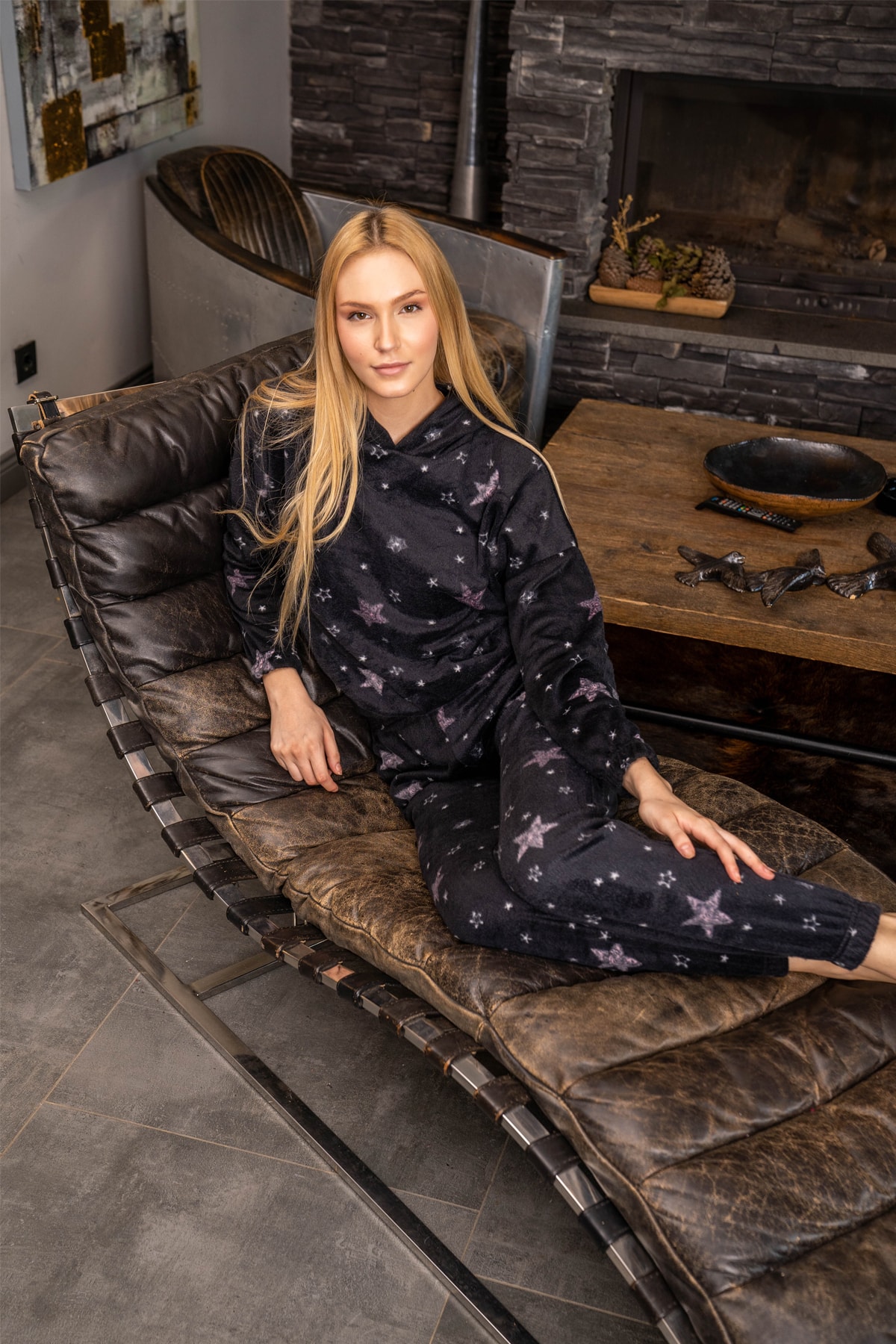 Mirano Kapüşonlu Yıldız Desenli Cep Detaylı Polar Dokulu Slim Fit Pijama Takımı