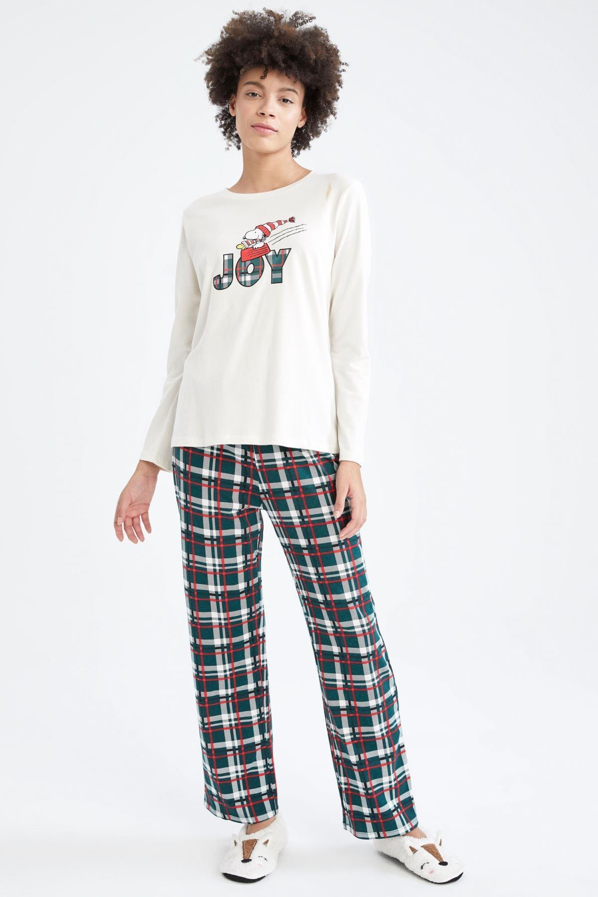 DeFacto Fall In Love Regular Fit Yılbaşı Temalı Snoopy Lisanslı Uzun Kollu Pamuklu Pijama Takım