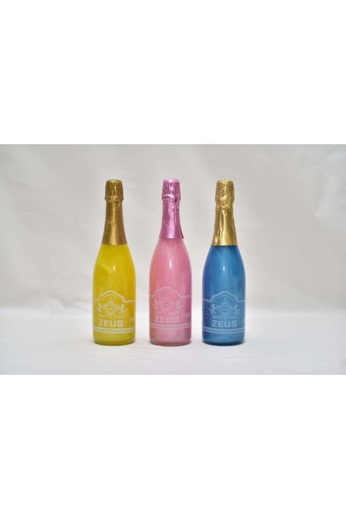 OS ZEUS Muz Çilek Ve Yaban Mersini Aromalı Gazlı İçecek 3 Adet