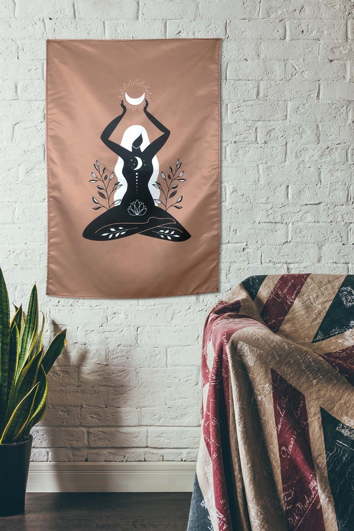 Kostik Yoga Duvar Örtüsü
