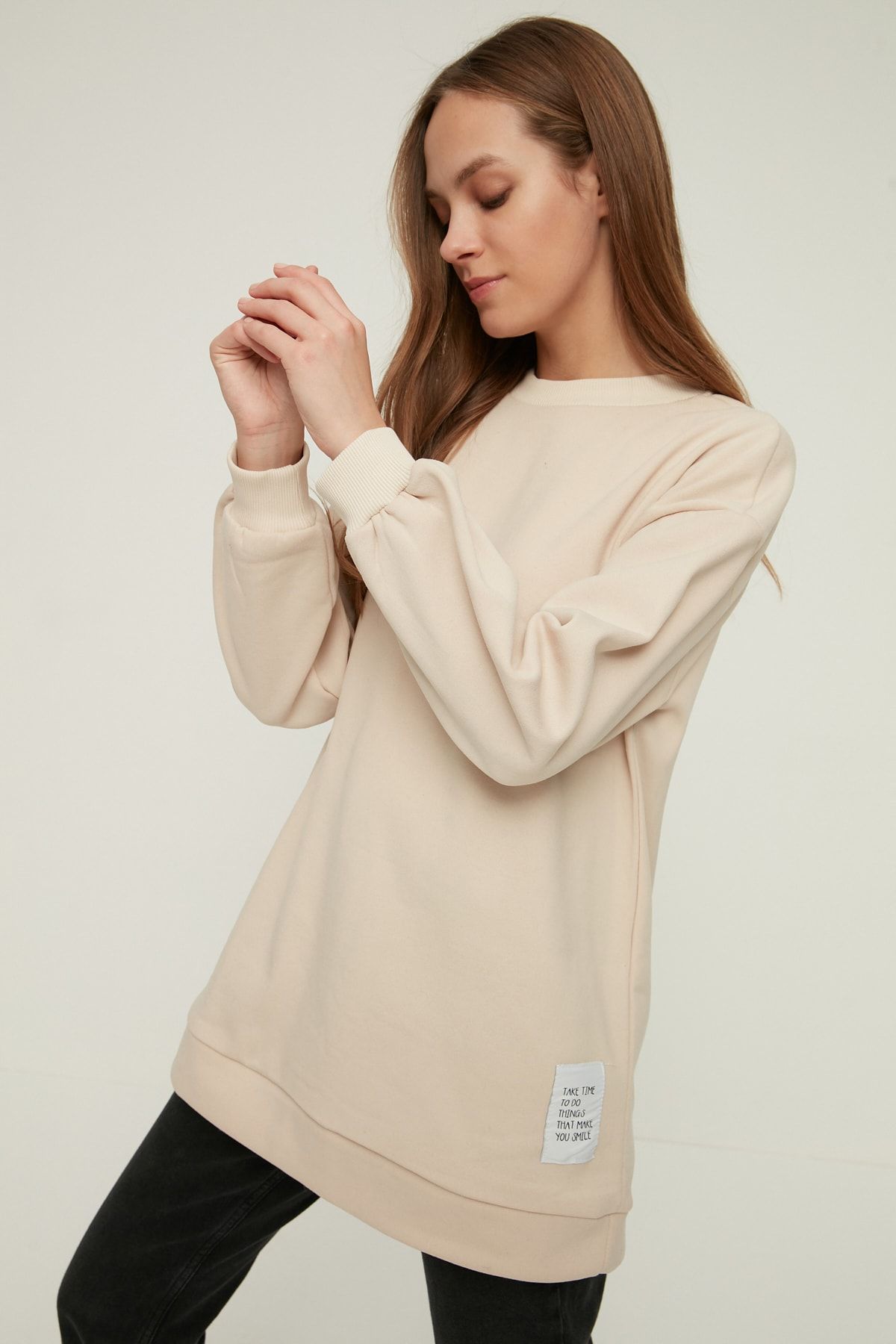 Trendyol Modest Bej Bisiklet Yaka Örme Sweatshirt TCTAW22TW0295