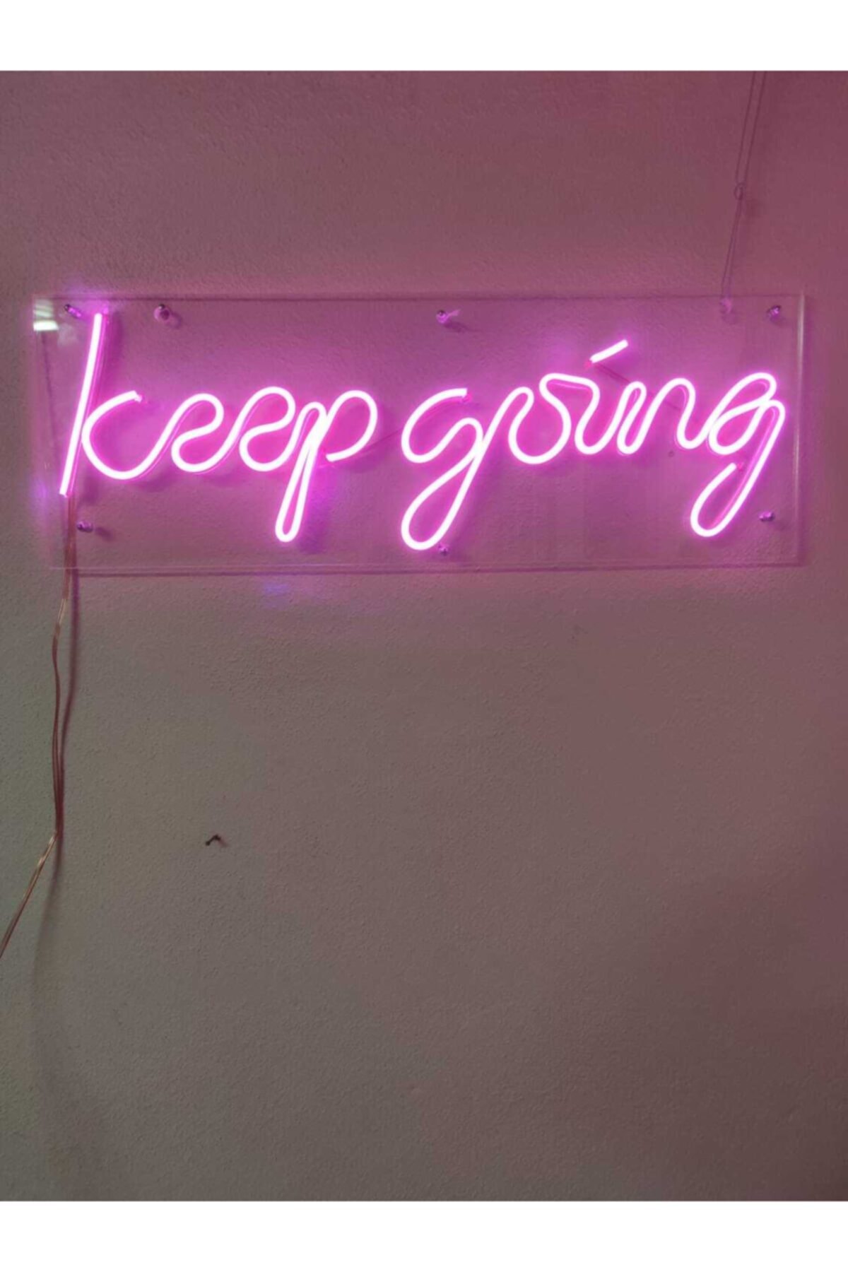 dekoraven Keep Going Neon Led Duvar Yazısı Dekoratif Işıklı Gece Lambası Duvar Süsü