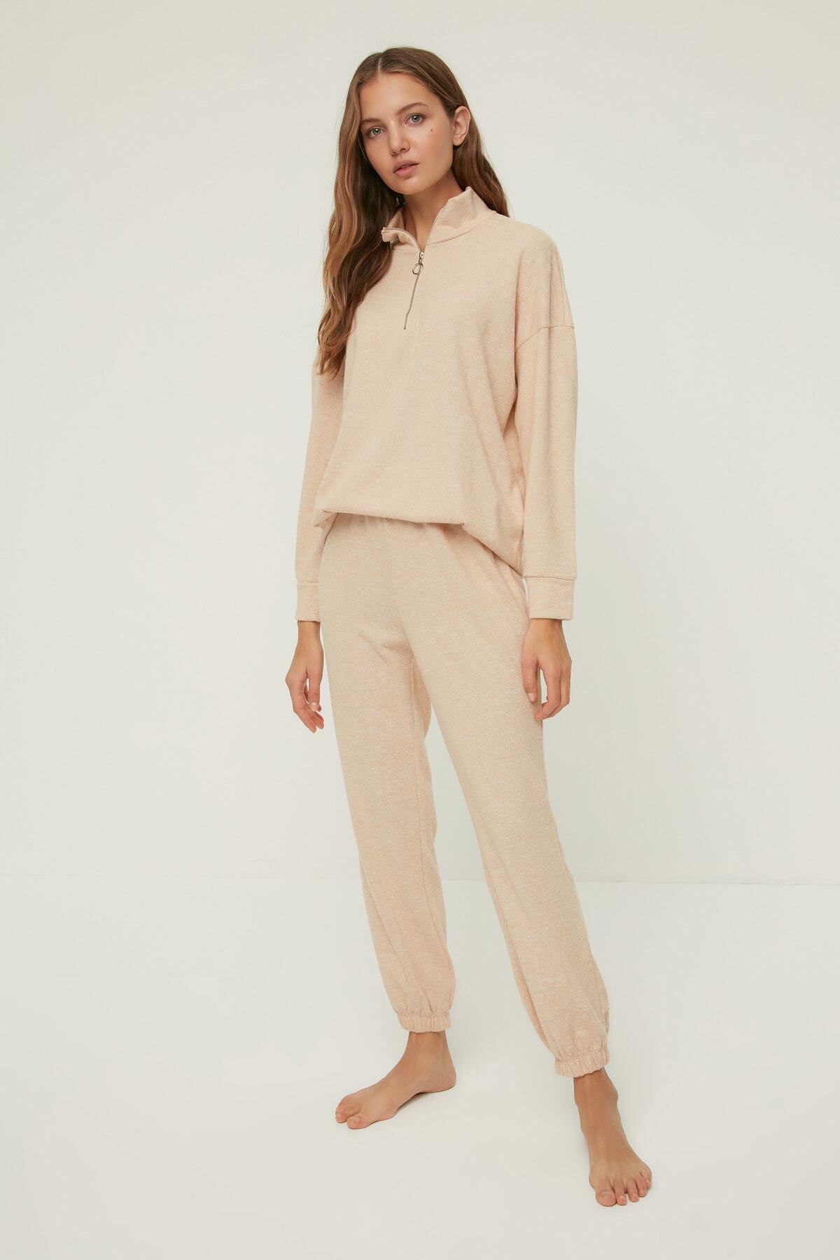 TRENDYOLMİLLA Bej Termal Örme Alt-Üst Takım THMAW22AU0520