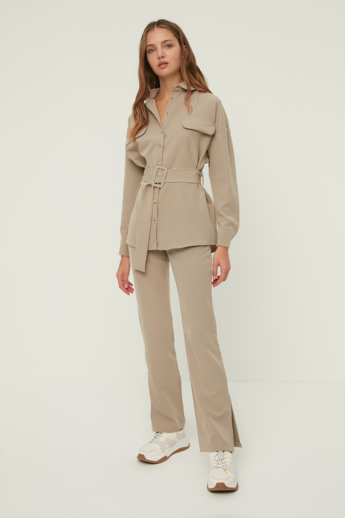 TRENDYOLMİLLA Gri Yırtmaçlı Pantolon TWOAW22PL0676