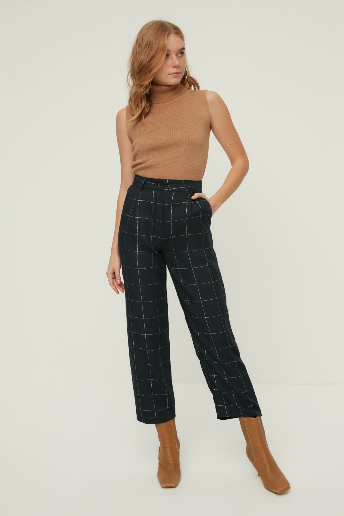 TRENDYOLMİLLA Lacivert Kareli Pantolon TWOAW22PL0749
