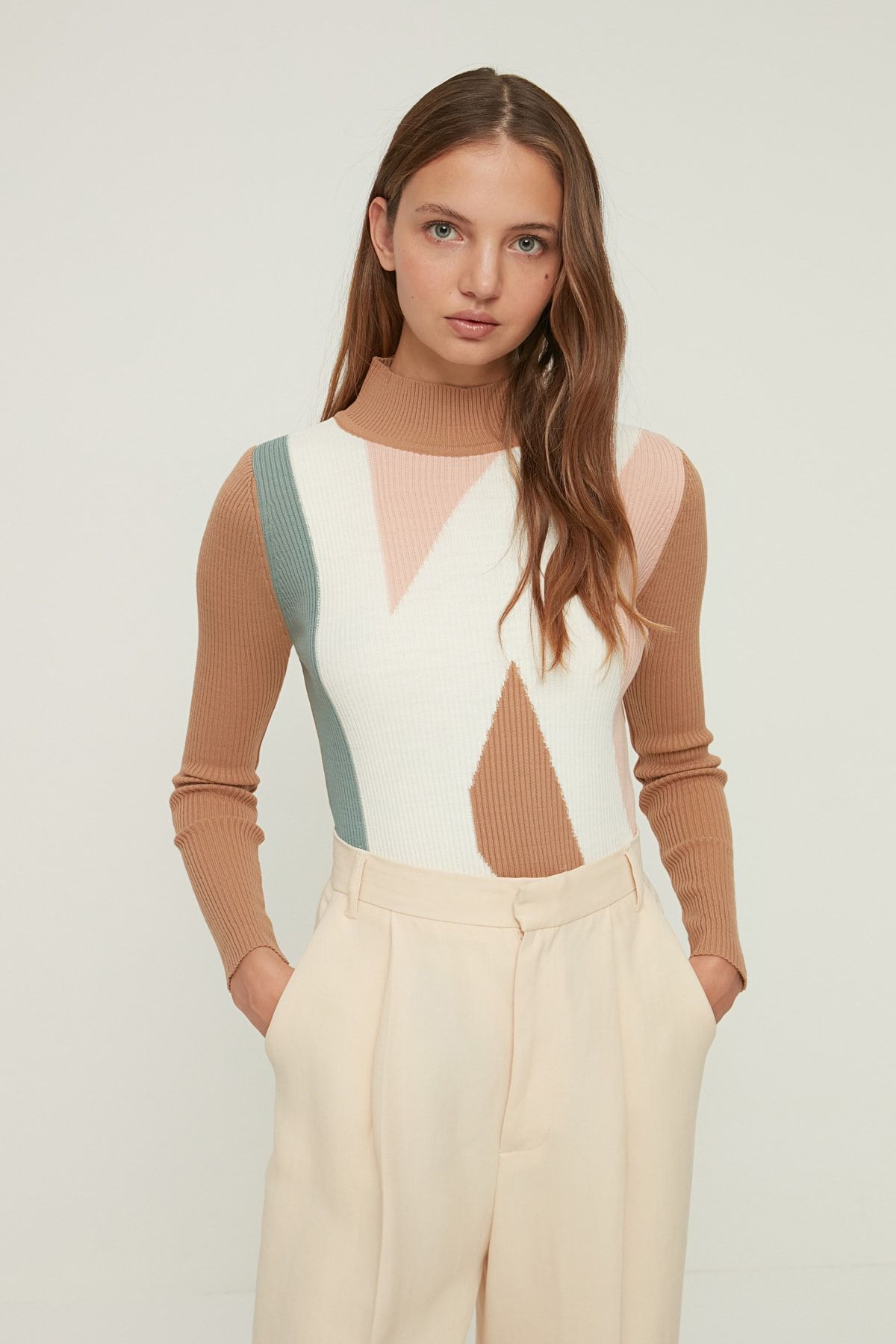TRENDYOLMİLLA Camel Renk Bloklu Triko Kazak TWOAW22KZ2306