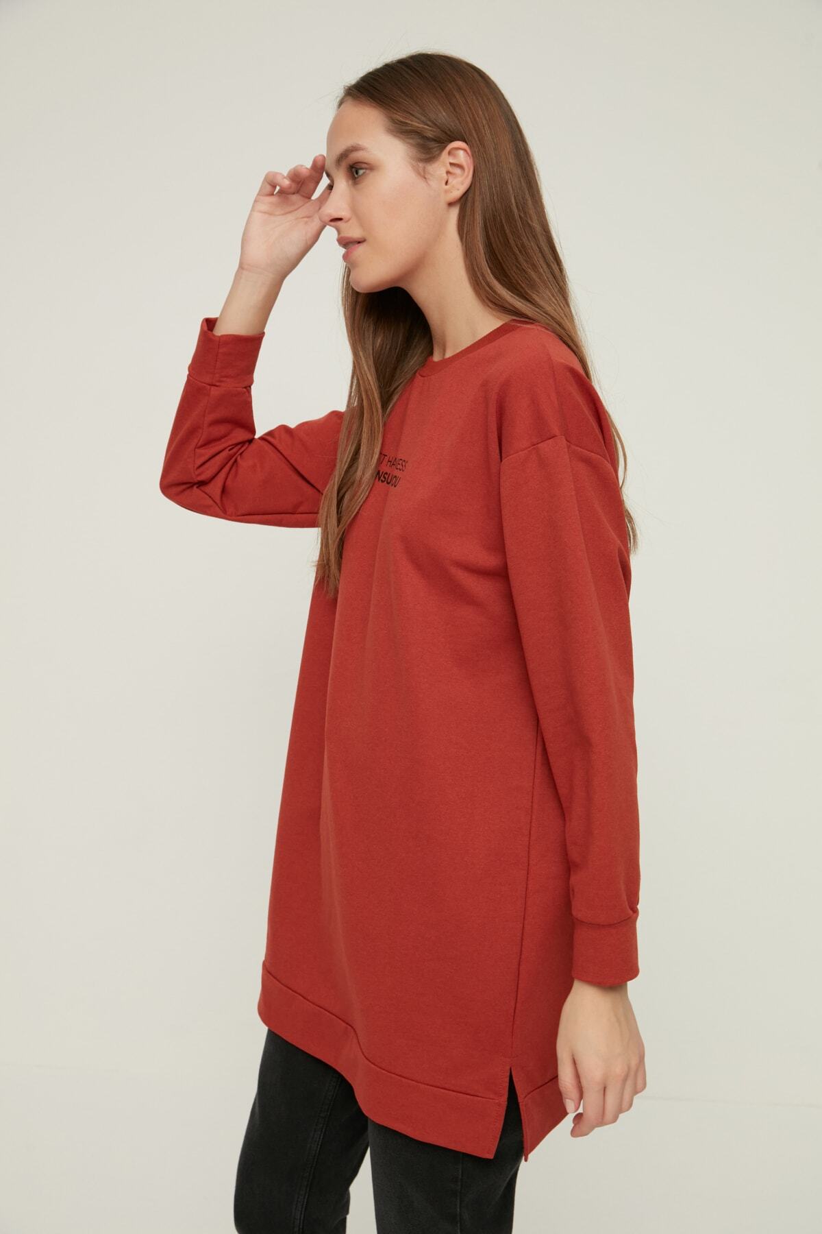 Trendyol Modest Kiremit Bisiklet Yaka Baskı Detaylı Örme Sweatshirt TCTAW22TW0236