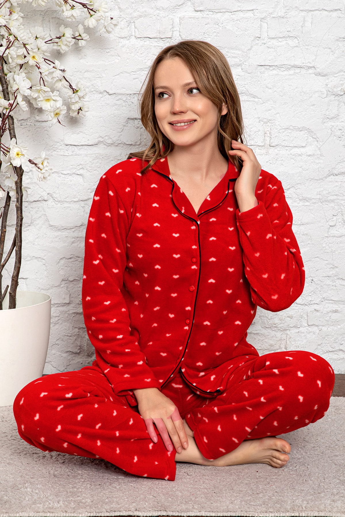 nisaNCa Kışlık Welsoft Peluş İnci Polar Düğmeli Pijama Takımı İpeksi Doku