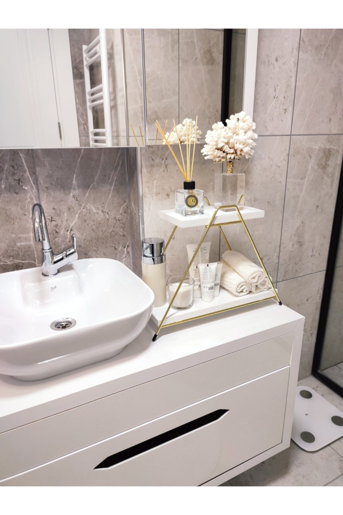 BKShome Üçgen Masa Servis Rafı Dekoratif Mutfak Banyo Düzenleyici Mdf Raf Gold Kaplama Paslanmaz Dolu Çelik