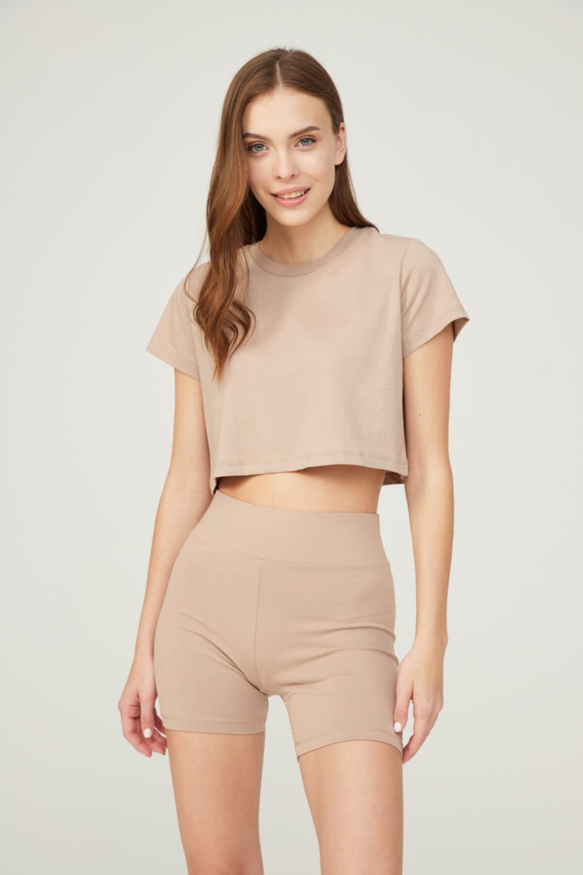 BO Basics Kadın Pastel Kahverengi Crop Tshirt.