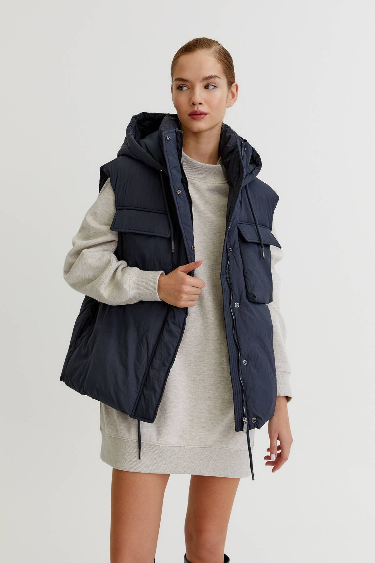 Pull & Bear Bağcıklı Kapüşonlu Kapitone Yelek