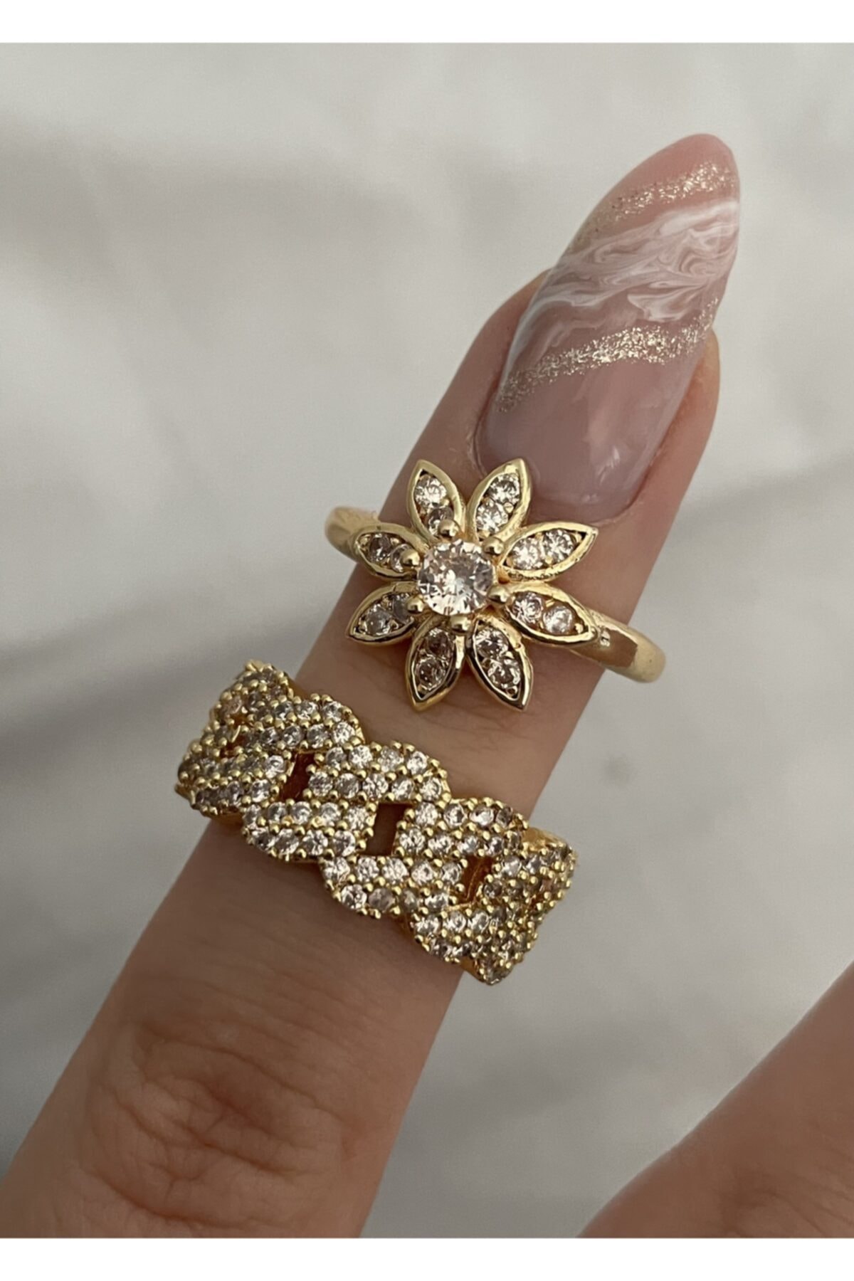 KİLİGİSTANBUL Gold Renk Çiçek&zincir Yüzük