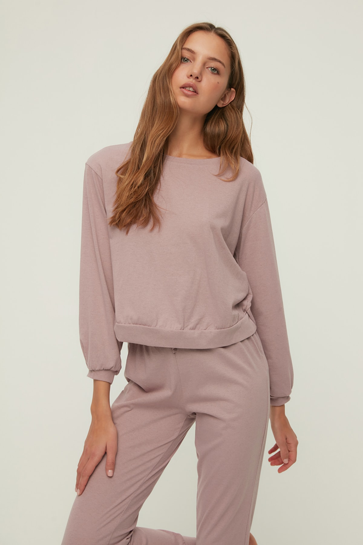 TRENDYOLMİLLA Lila Sırt Detaylı Örme Pijama Takımı THMAW22PT1465