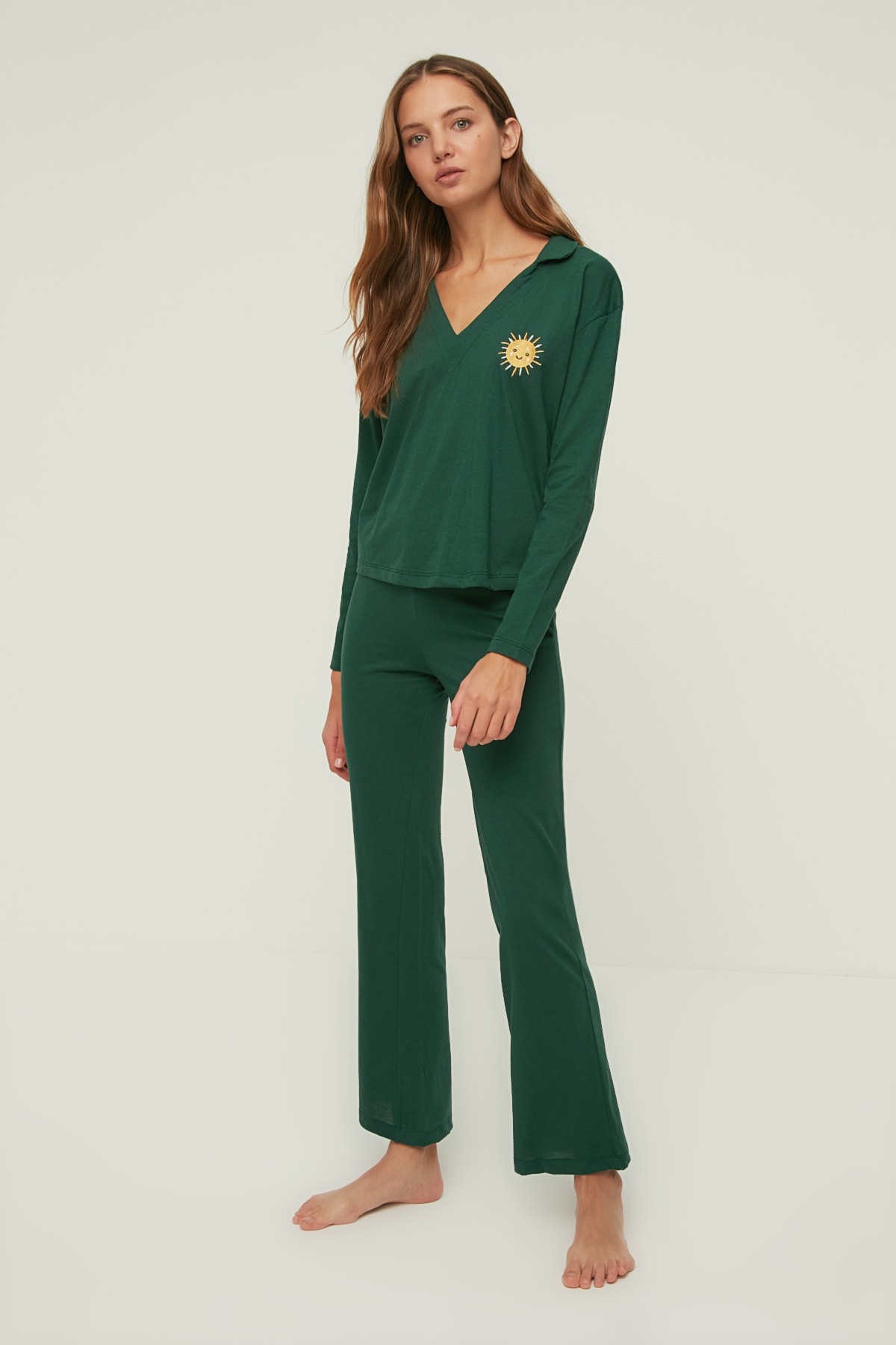 TRENDYOLMİLLA Yeşil Nakışlı Örme Pijama Takımı THMAW22PT1463