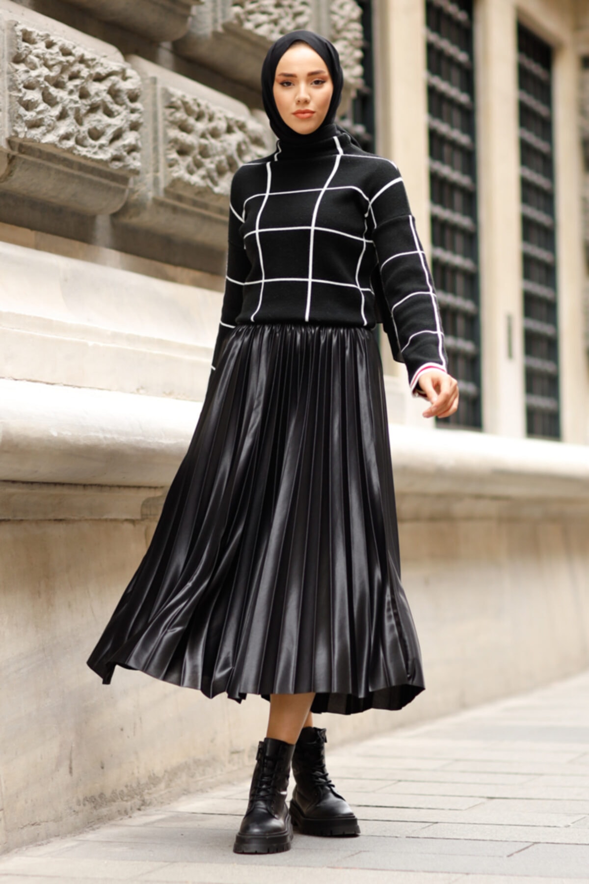 MARKALİSTE Piliseli Etek Siyah