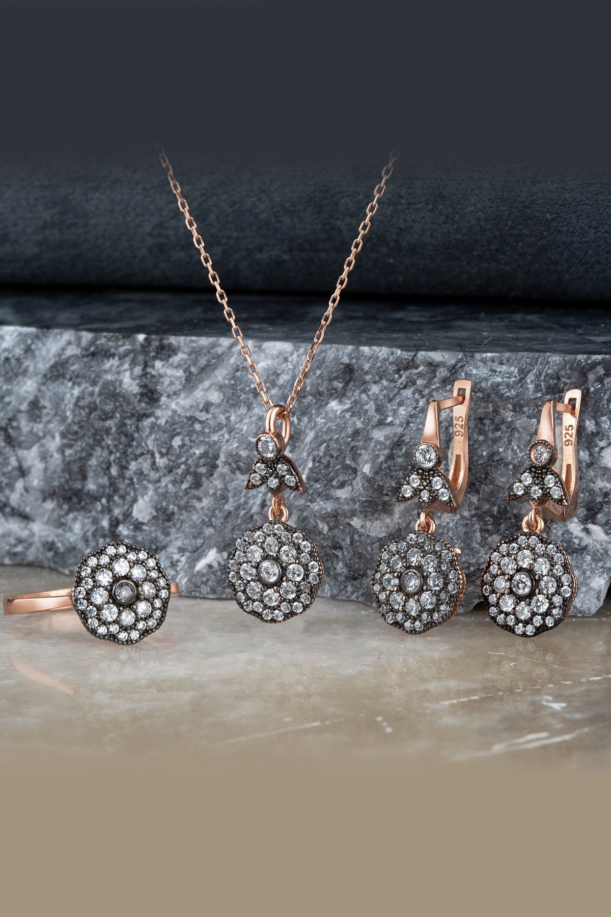 Else Silver Elmas Montürü Gümüş Gül Modeli Takı Seti