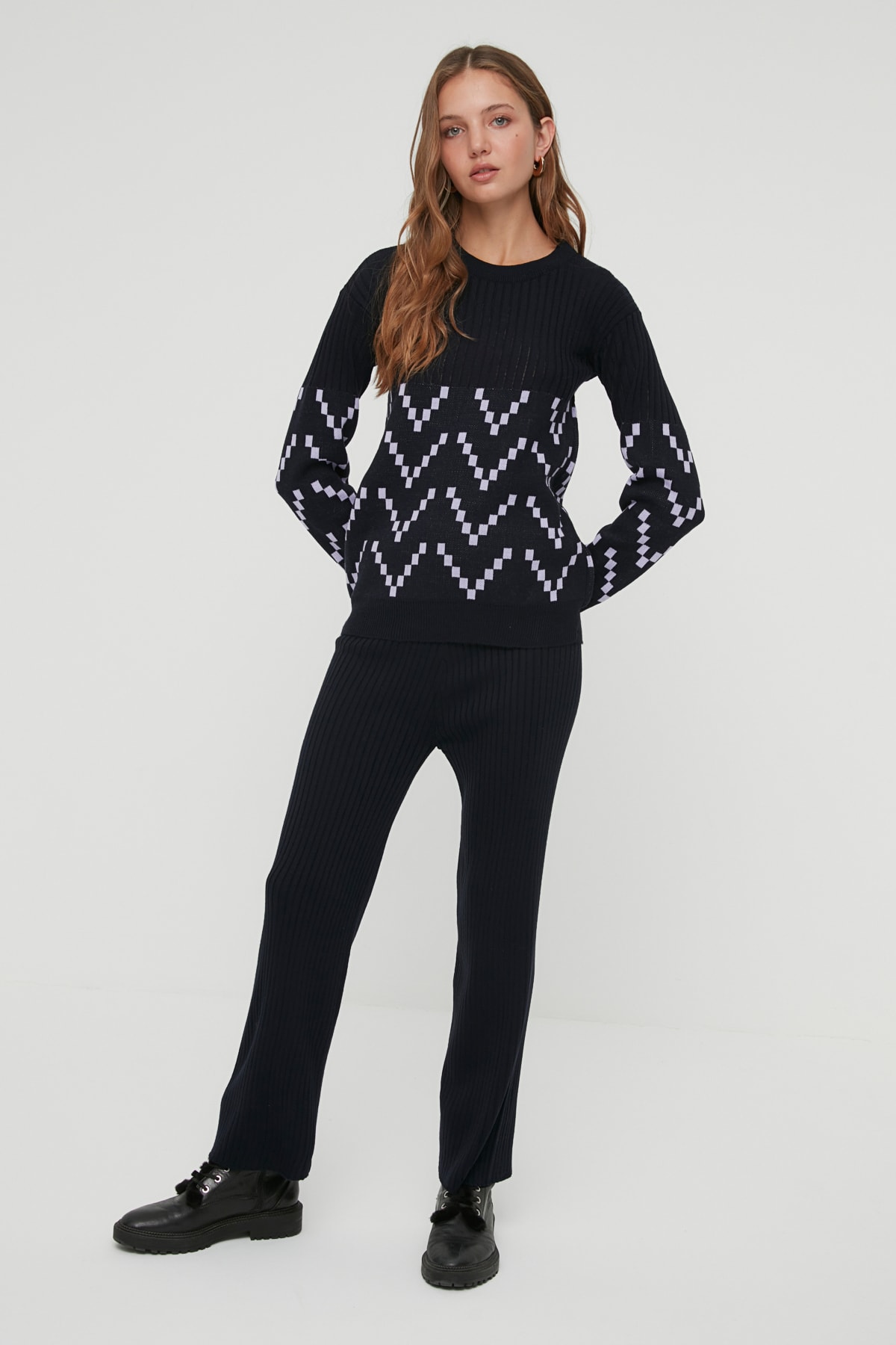 TRENDYOLMİLLA Lacivert Jakarlı Triko Alt-Üst Takım TWOAW22AU0423