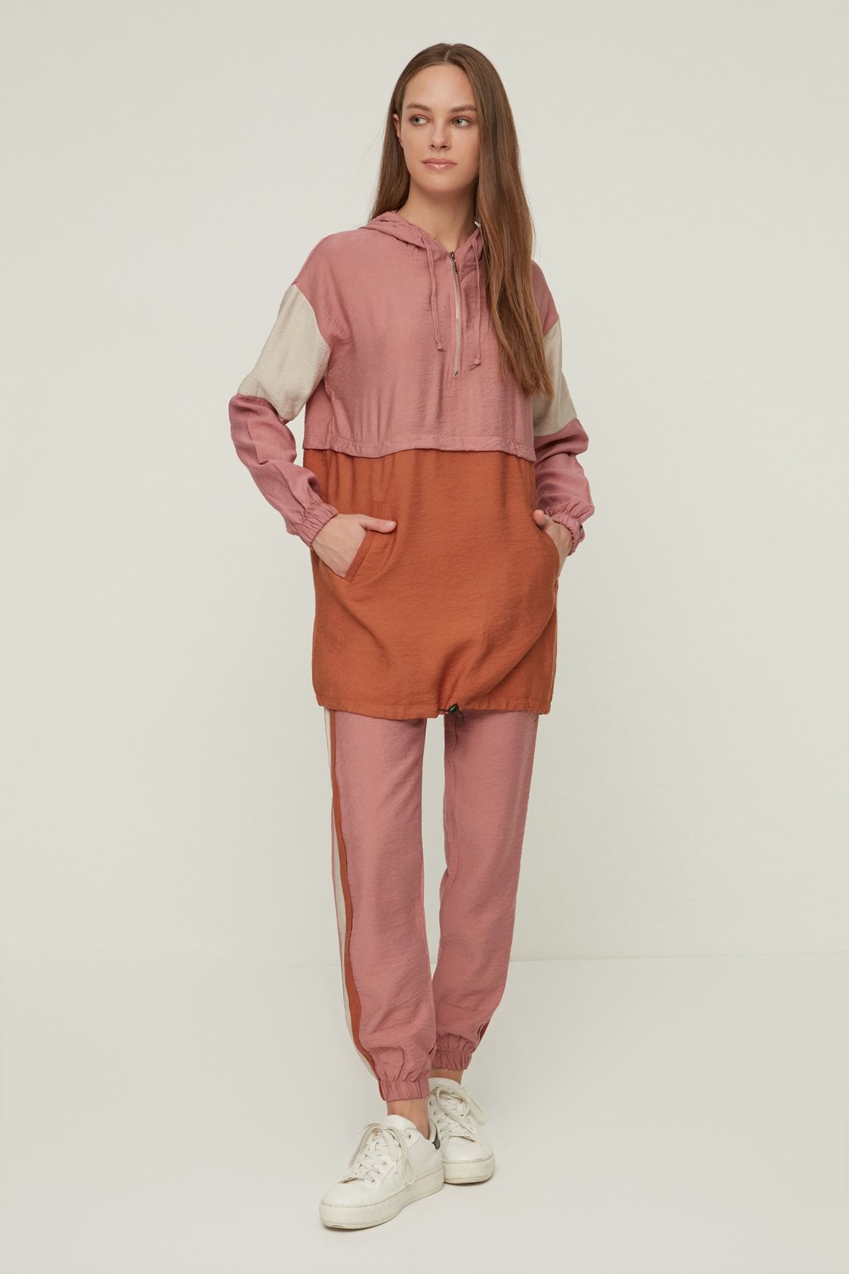 Trendyol Modest Kahverengi Kapüşonlu Fermuar Detaylı Alt-Üst Takım TCTAW22US0078