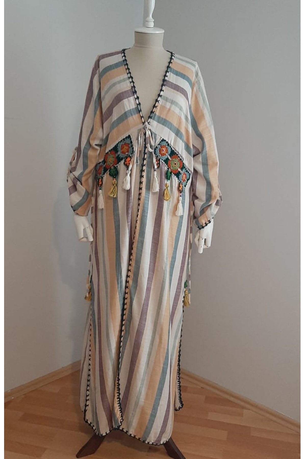 AYASOFYA OTANTIK Butik Yazma Kadın Krem Rengi Çizgili Elişi Işleme Detaylı Pareo Kaftan