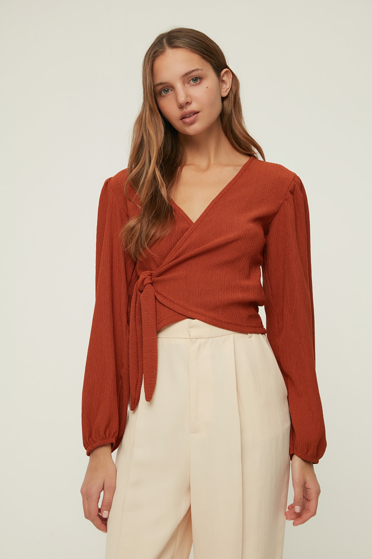 TRENDYOLMİLLA Kiremit Kruvaze Yaka Bürümcük Örme Bluz TWOAW22BZ0458